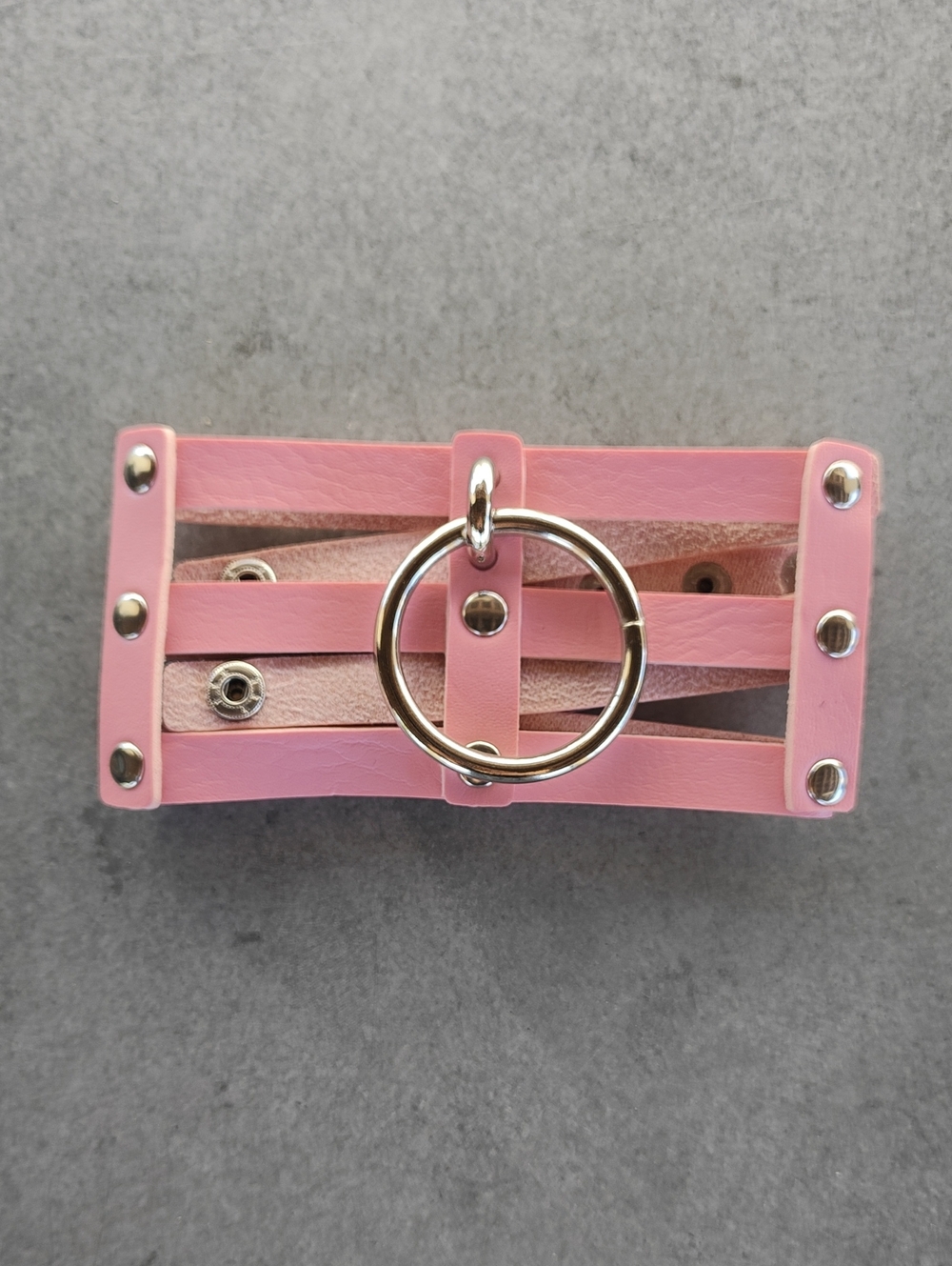 Pink Women's Strappy Cage Choker With Ring Accent